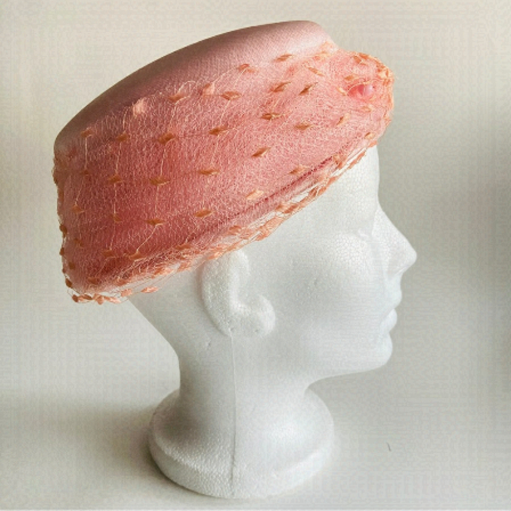 Vintage soft pink pillbox hat with lace. Church wedding hat